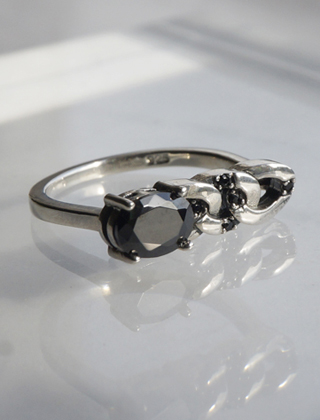 oval black stone - chain ring