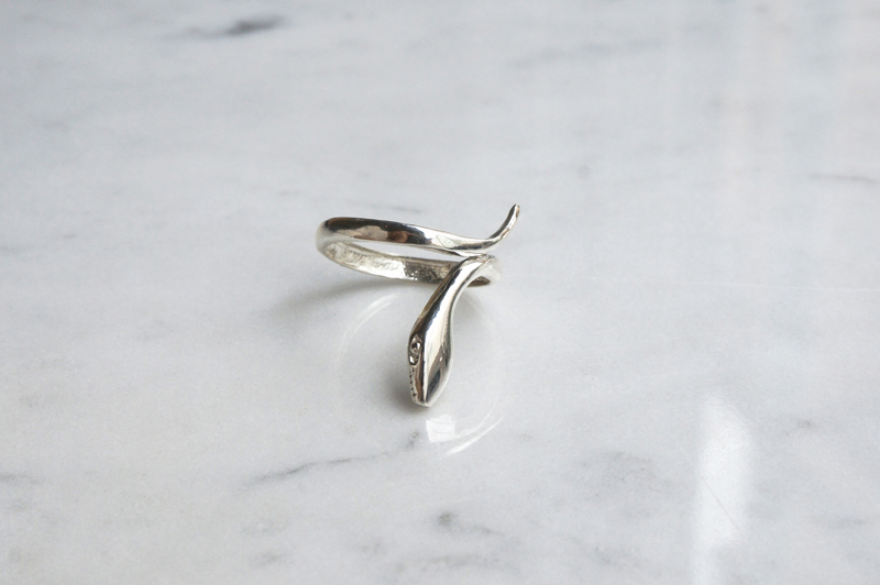silver _ snake knuckle ring