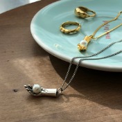 빈티지 핸드 목걸이 vintage hand necklace